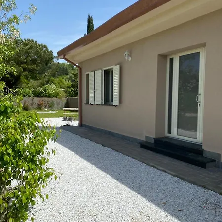 La Campanula-exclusive Pool Apartment *